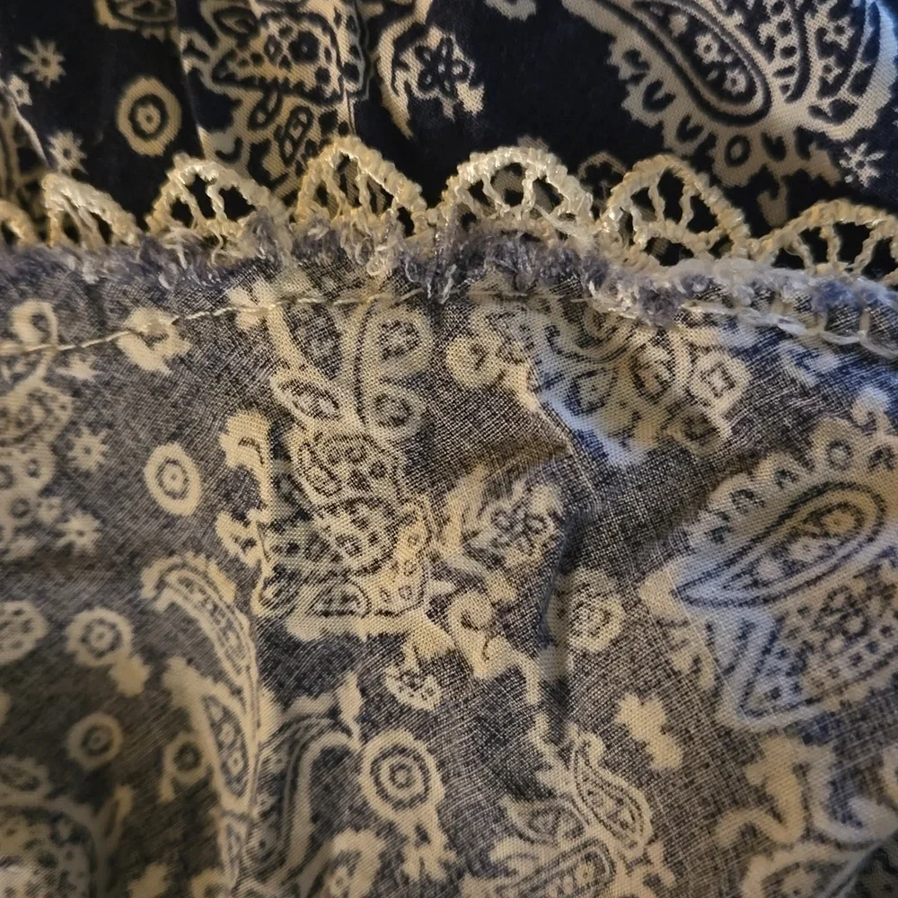 Shoreline Paisley Skirt, size L/XL.
